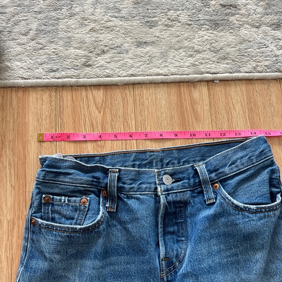 Slouchy mid rise vintage Levi’s - Picture 4 of 6